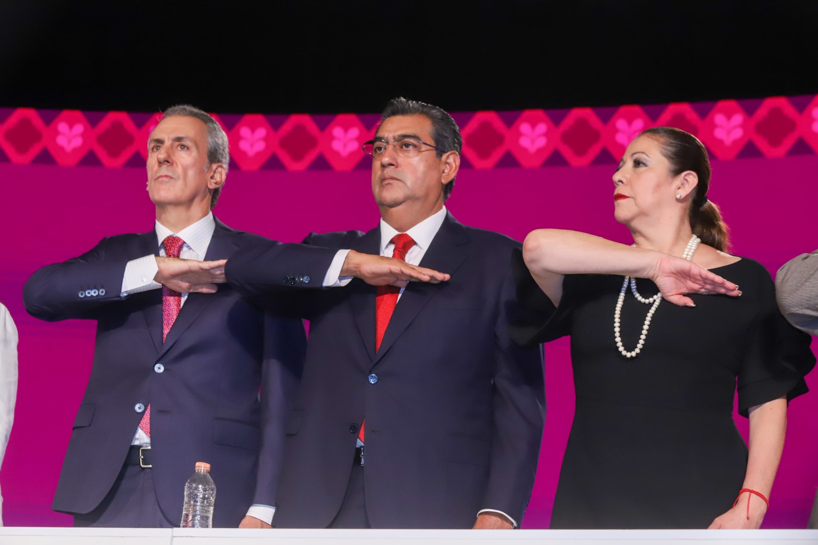 Salomón aconseja enfocarse en seguridad social a nuevos ediles municipales