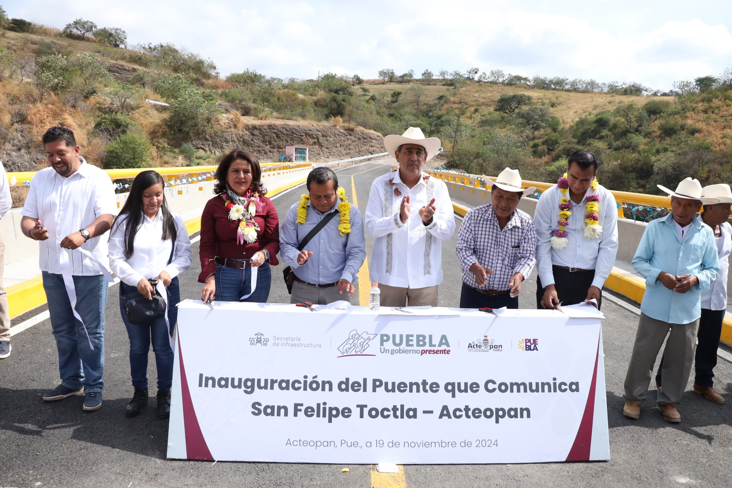 Inaugura Sergio Salomón tramo carretero que beneficiará a cuatro comunidades