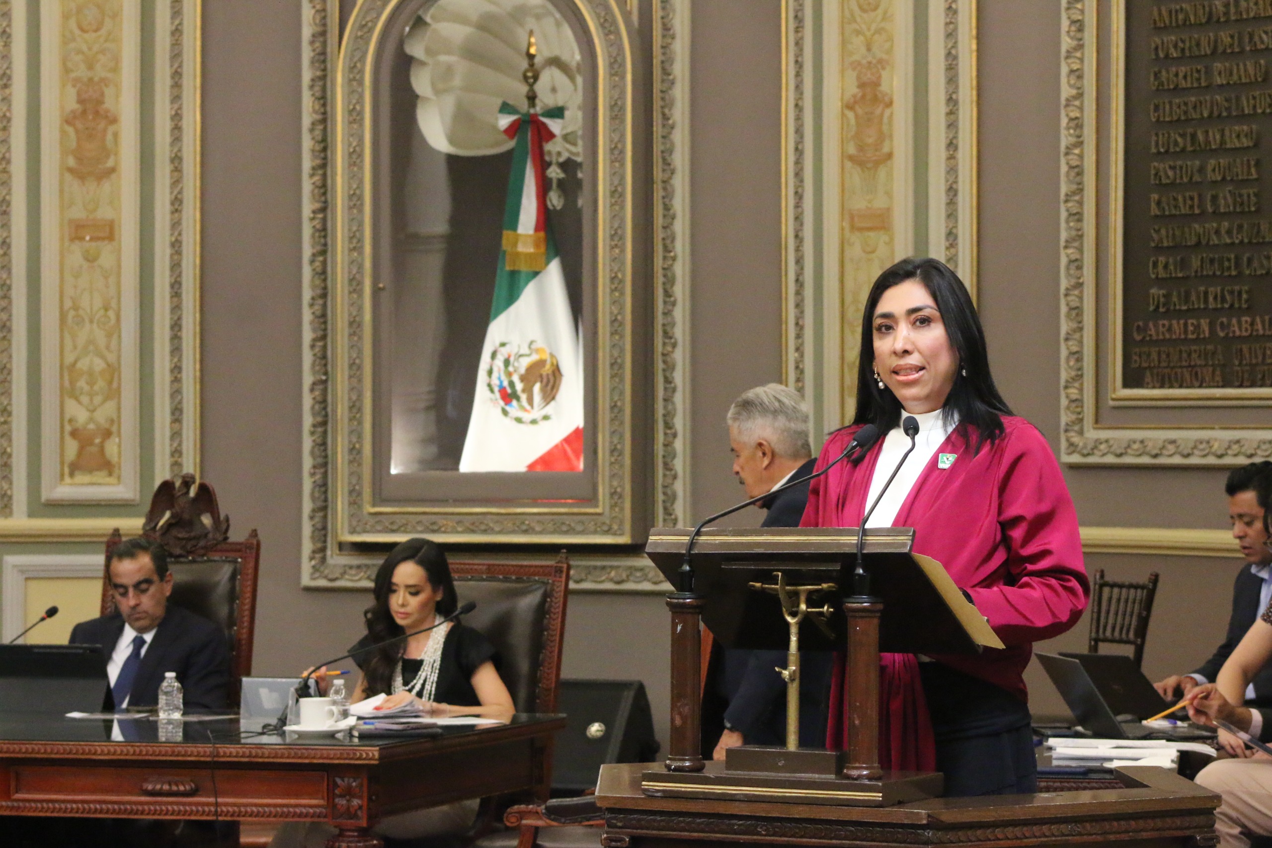 Presentan en el Congreso del Estado, propuesta para regular cobro de títulos profesionales