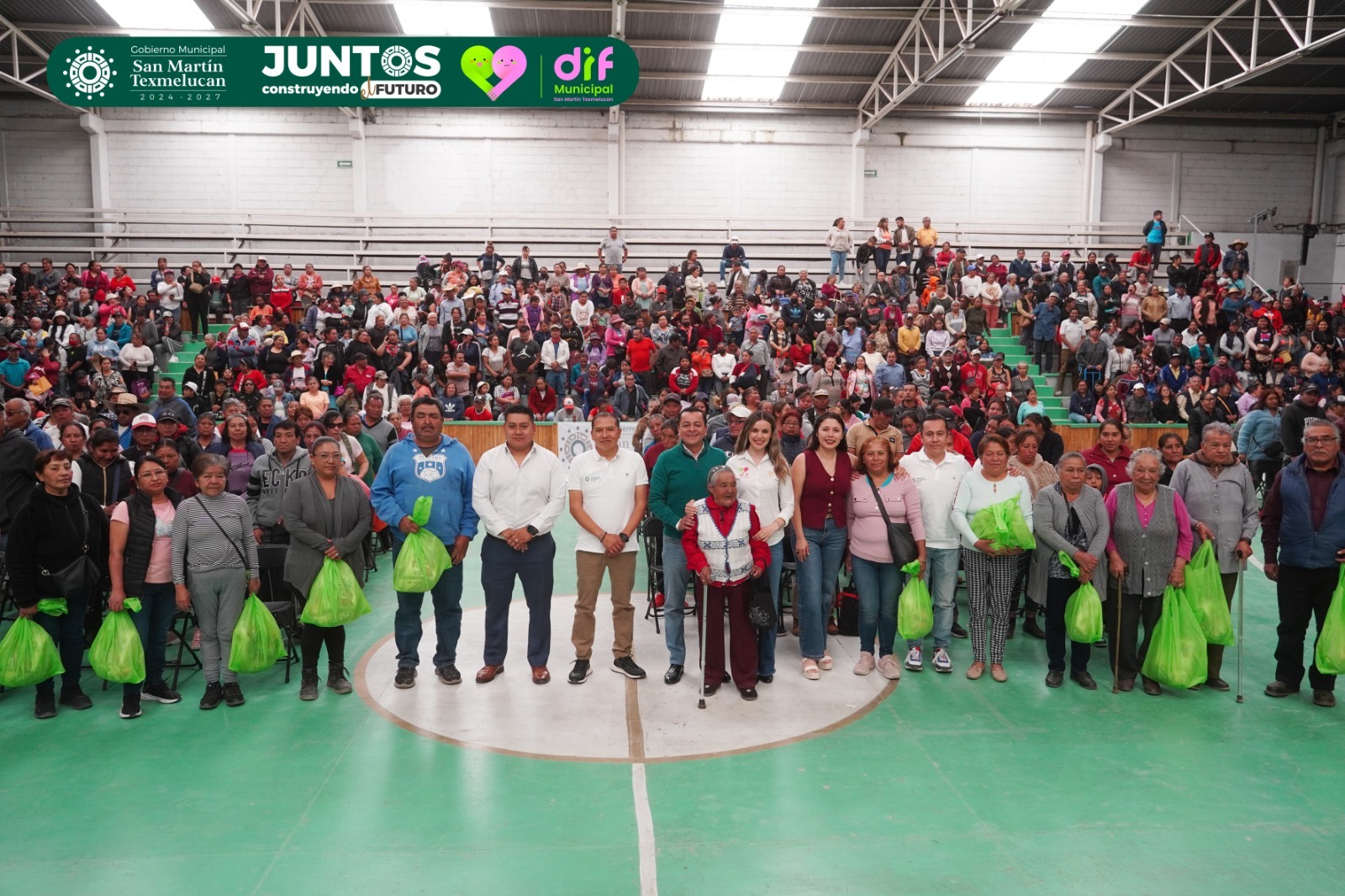 Gobierno de Texmelucan entrega apoyos alimenticios