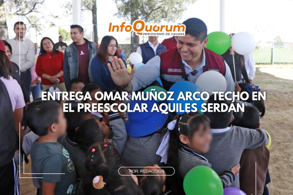 Entrega Omar Muñoz arco techo en el preescolar Aquiles Serdán