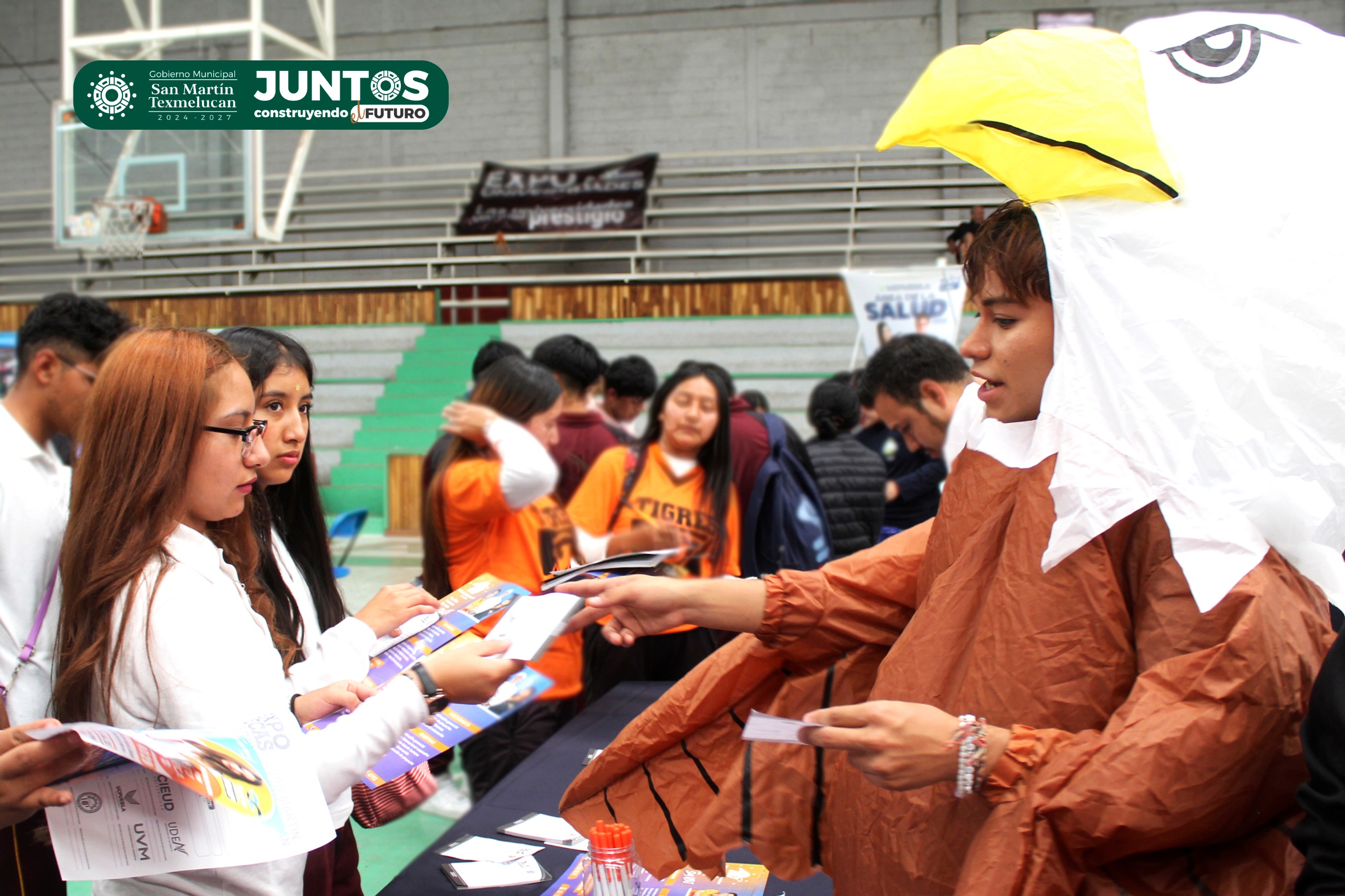 Expo becas universitarias en Texmelucan un éxito