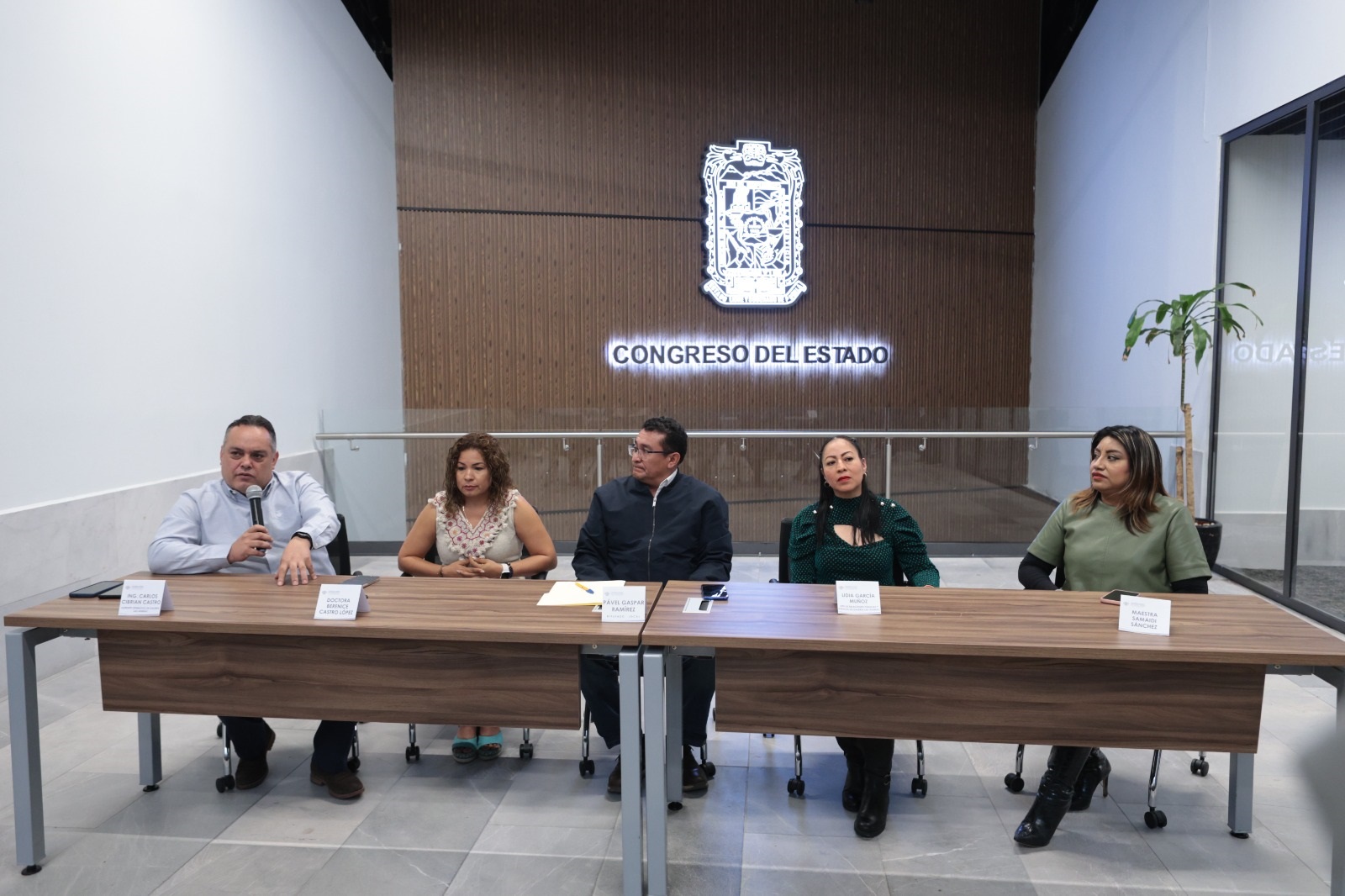 Congreso refrenda compromiso con artesanos poblanos