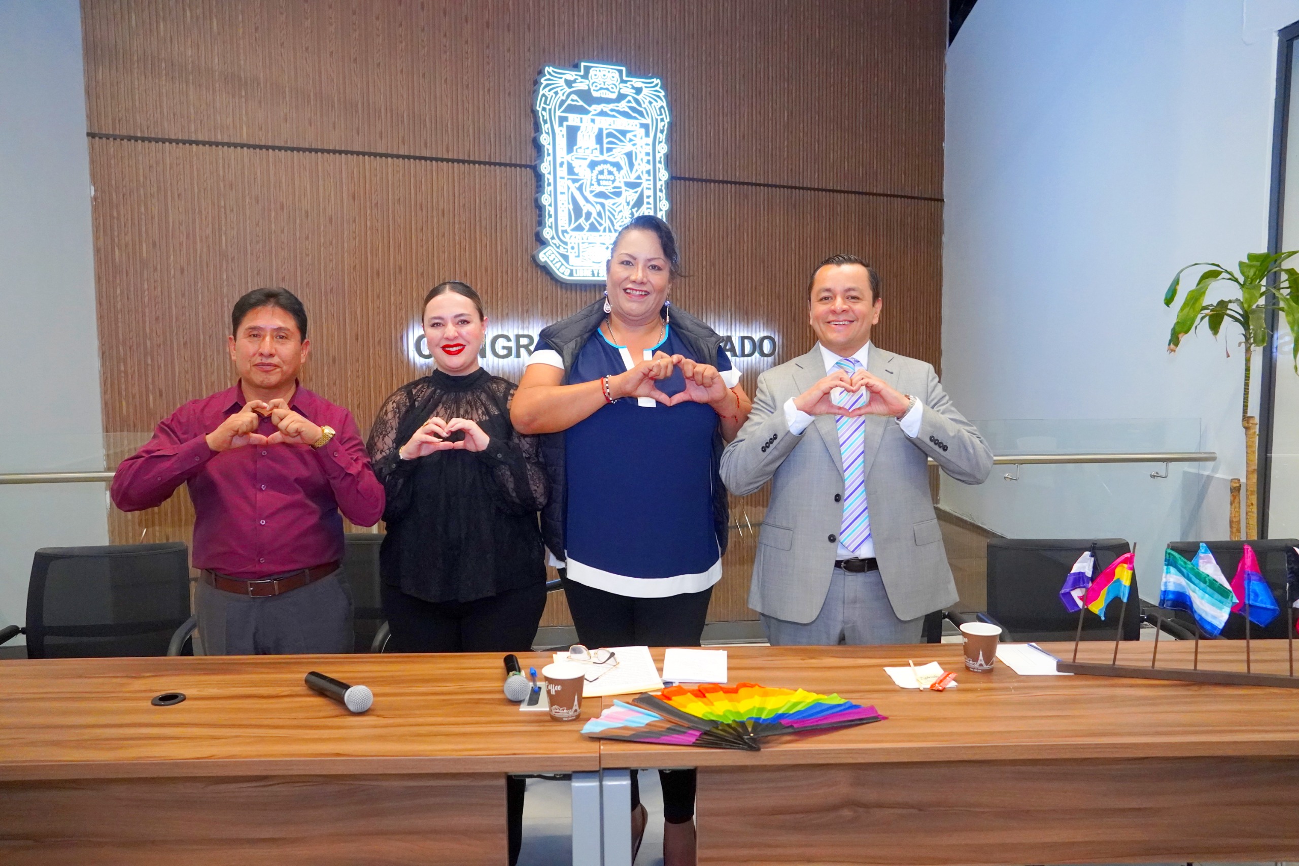 Congreso entrega reconocimiento a Banda Sinfónica de Texmelucan