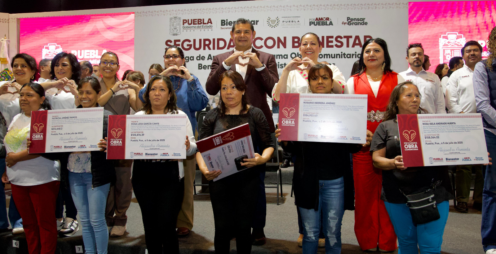 Congreso participa en entrega de apoyos del Programa Obra Comunitaria