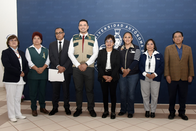 Rectora Lilia Cedillo encabeza jornada de salud en Azumiatla