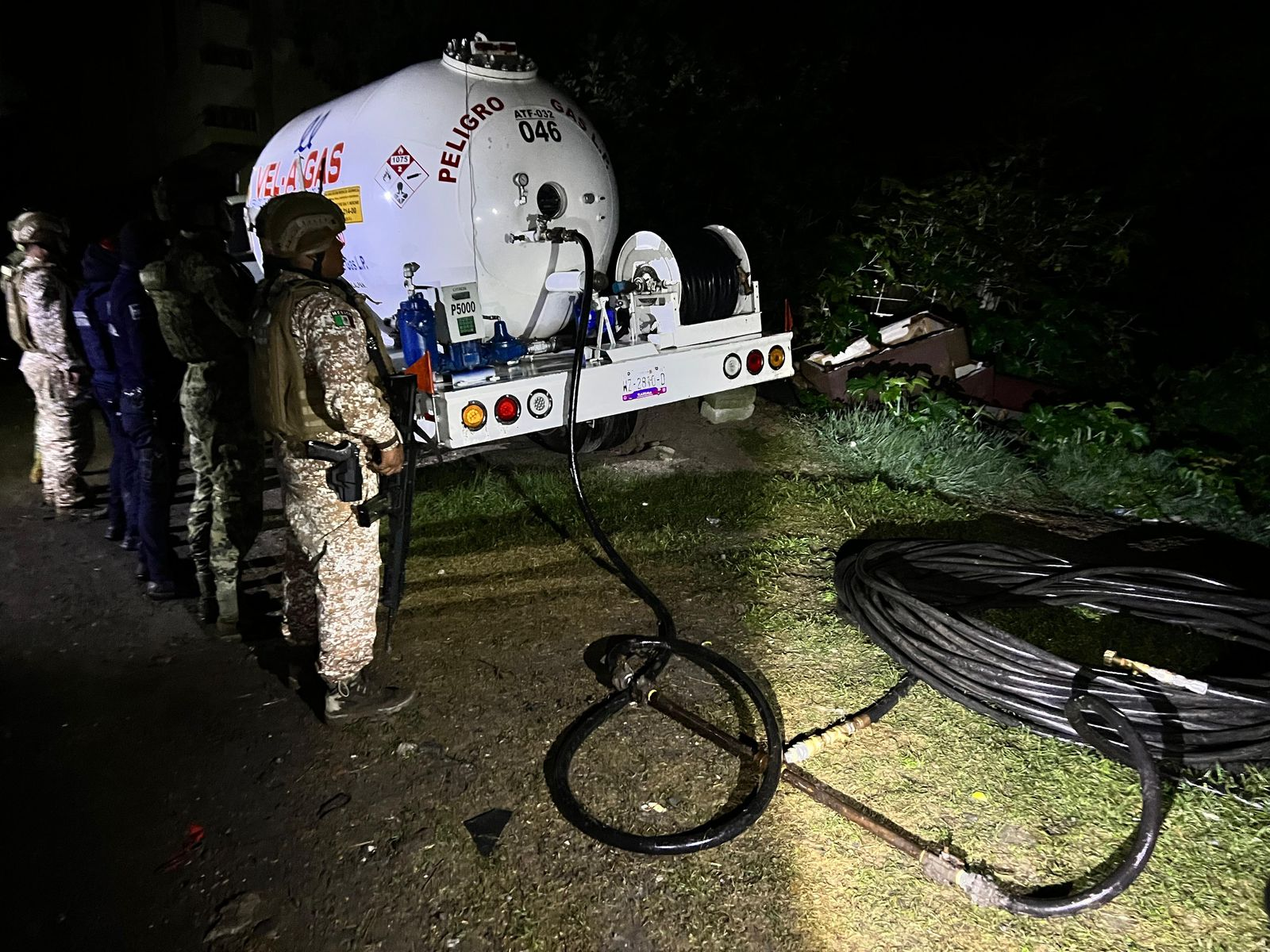 Aseguran pipa y equipo para robo de gas en Tepatlaxco