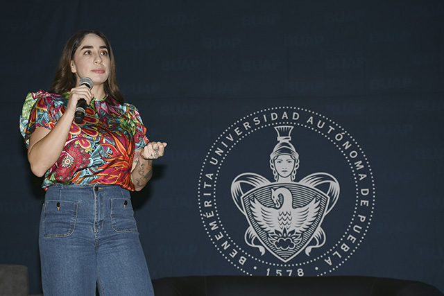 Pentatleta Tamara Vega alerta en BUAP sobre violencia en el deporte