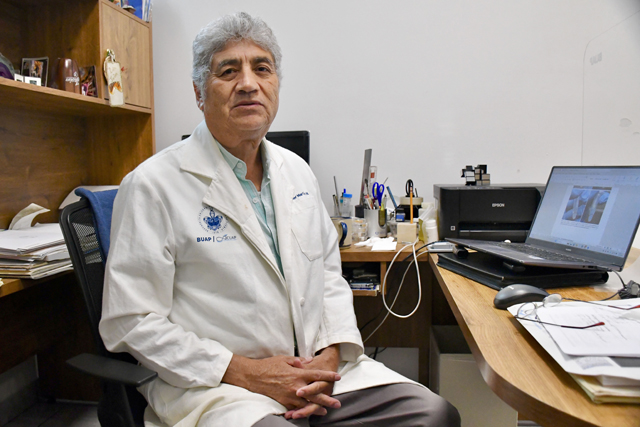 BUAP impulsa investigación biotecnológica para combatir la contaminación por plásticos