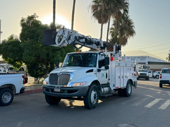 CFE despliega personal y equipo ante el impacto del huracán Lorena
