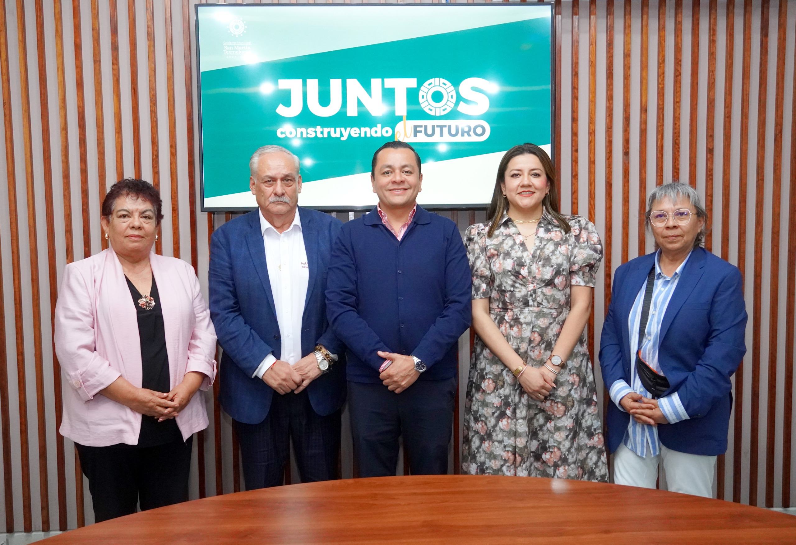 Alcalde Alonso presenta plan integral para la educación