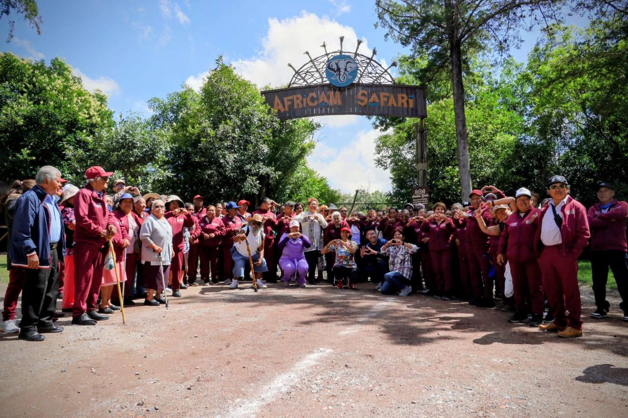 Adultos mayores disfrutan día de convivencia en Africam Safari