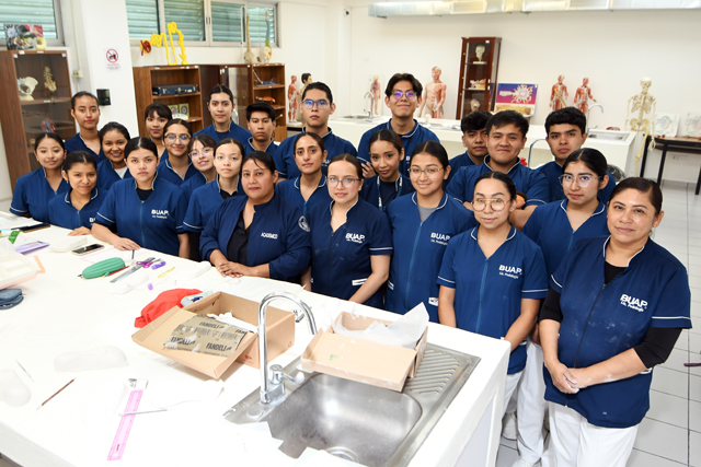 BUAP celebra el Día Internacional de la Podología con simposio