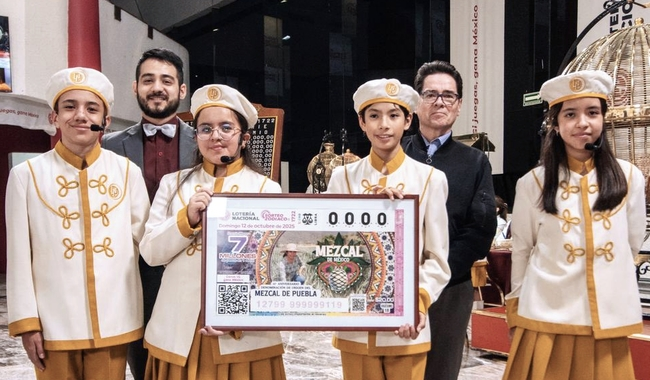 Lotería Nacional celebra 10 años del mezcal poblano con sorteo especial