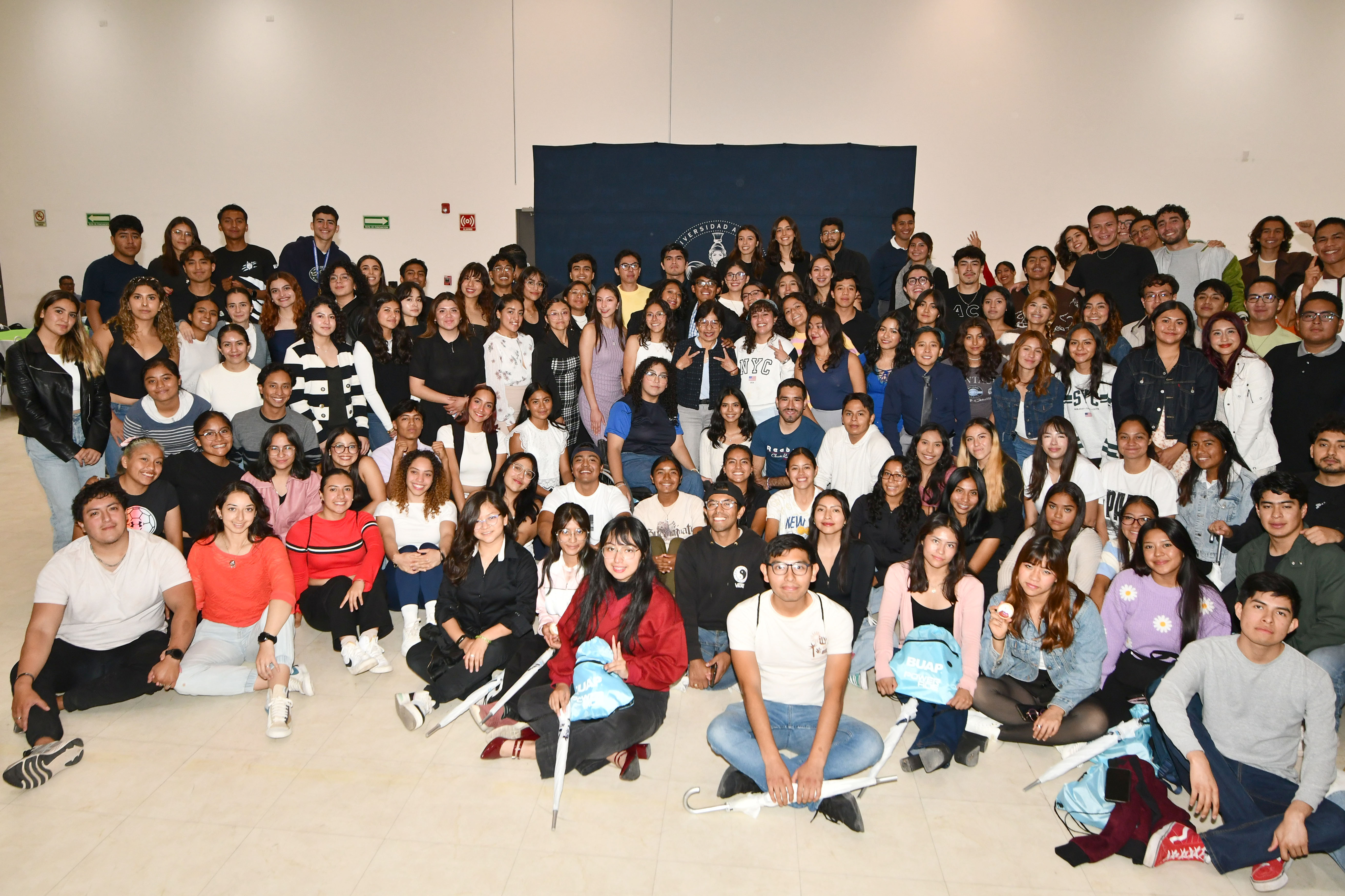 Rectora Lilia Cedillo se reúne con atletas destacados de la BUAP