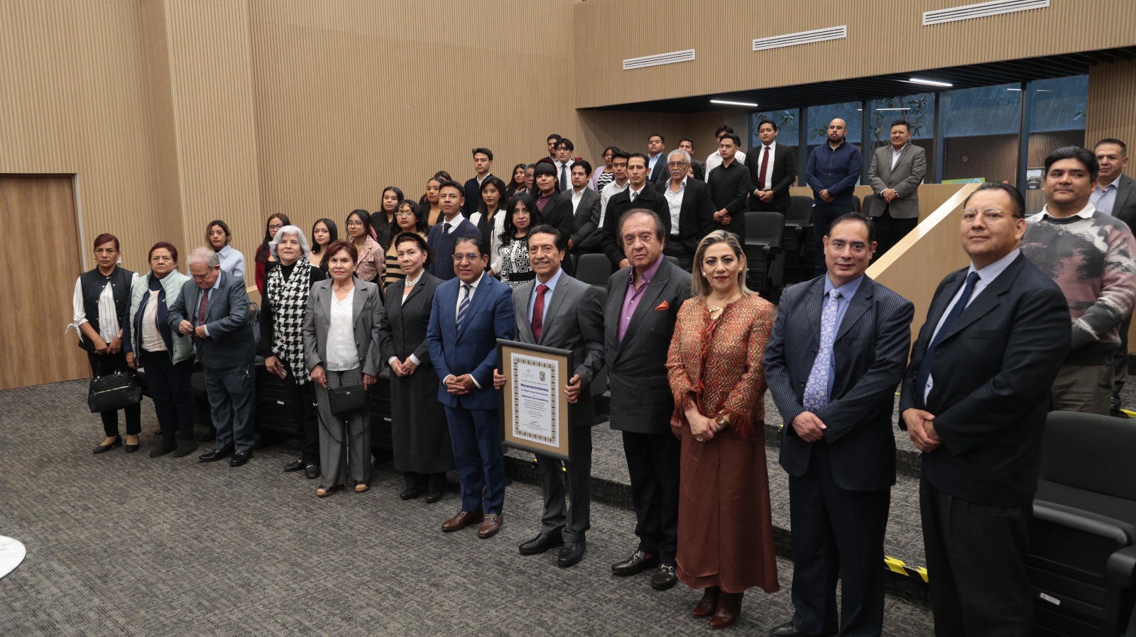 Analizan origen y legado de la Constitución en el Congreso local