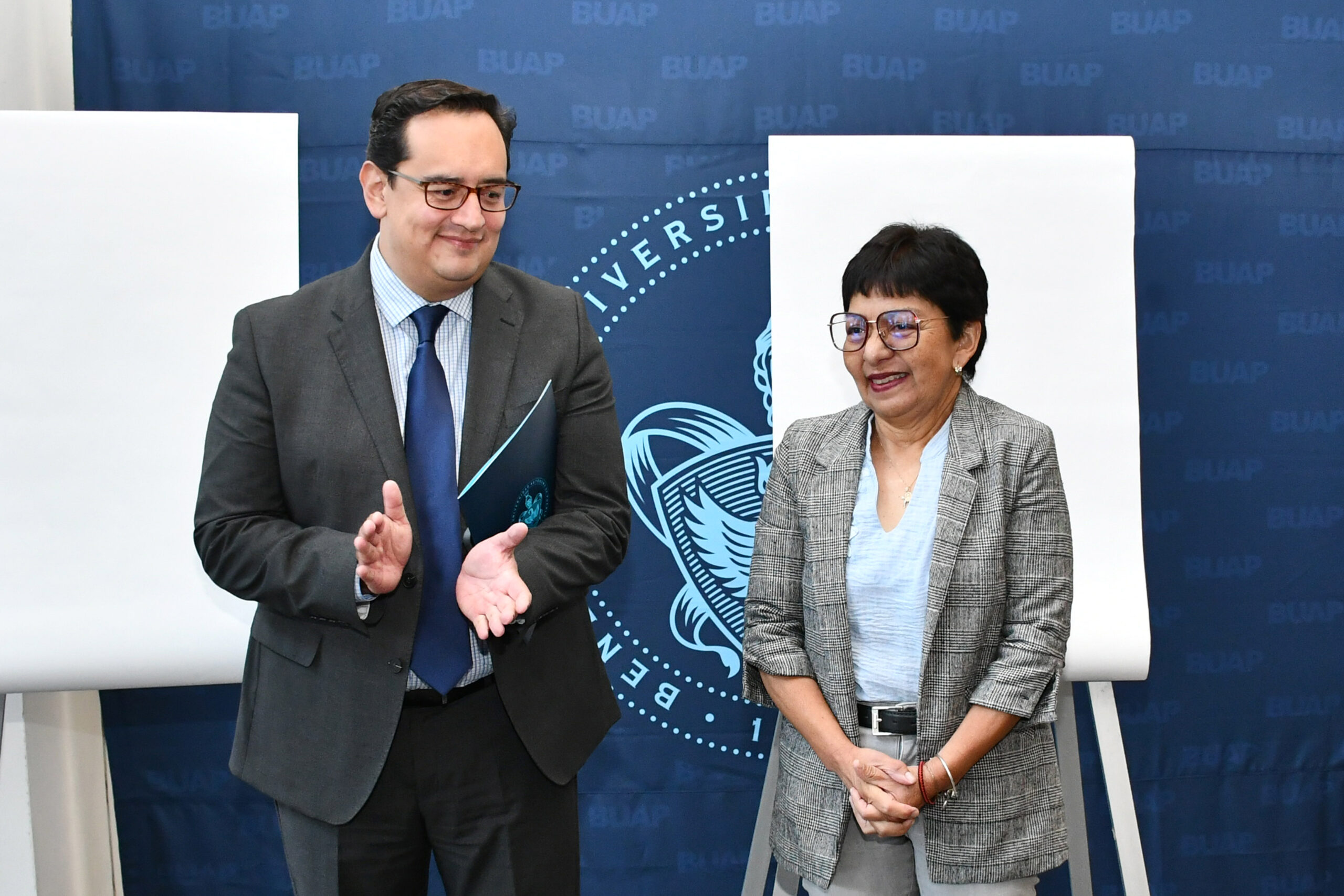 BUAP inaugura la exposición “Carteles unidos por la paz” en Ciudad Universitaria