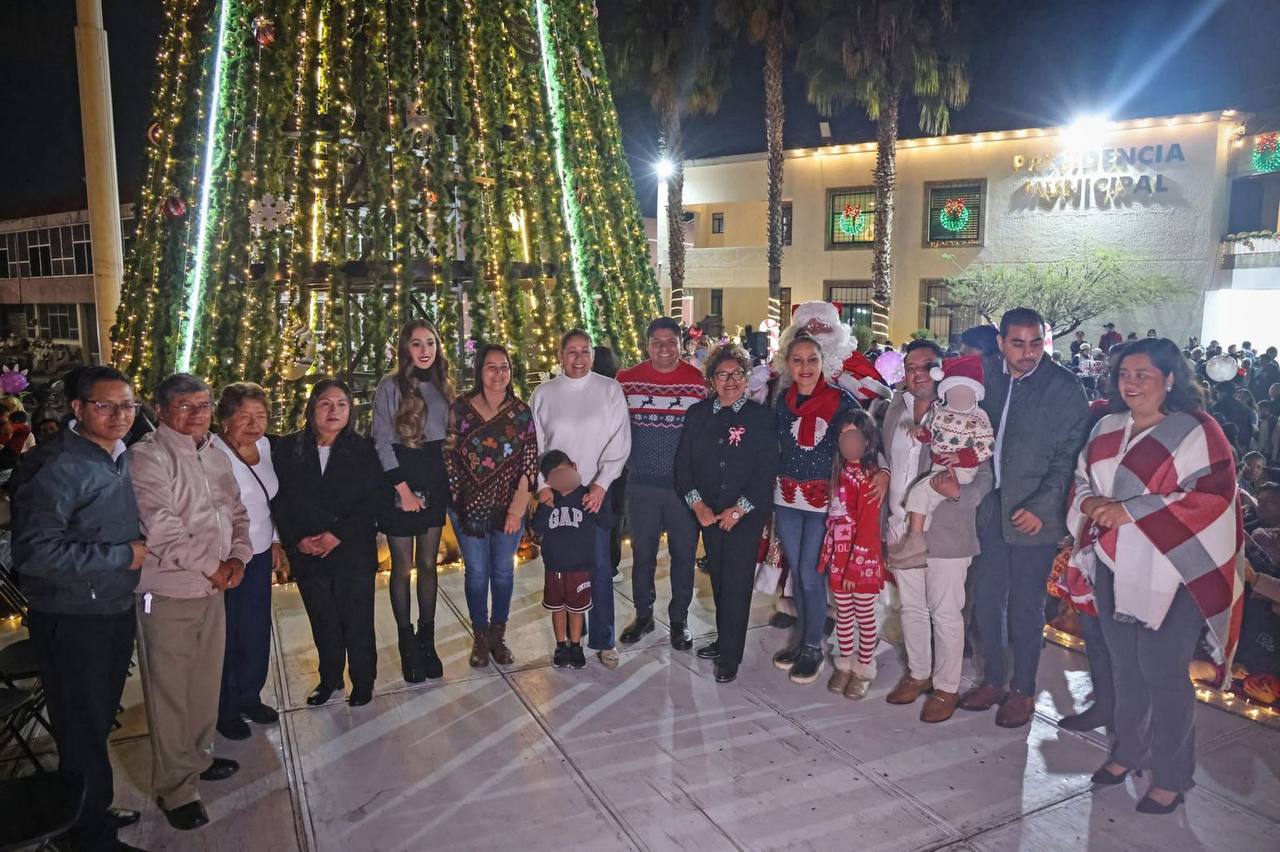 Omar Muñoz inaugura el Festival Navidad en Familia 2025