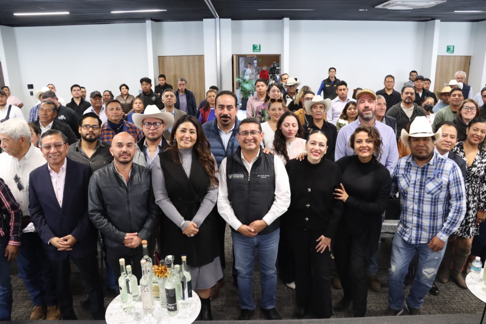 Analizan modernización del IEPS al mezcal en foro estatal
