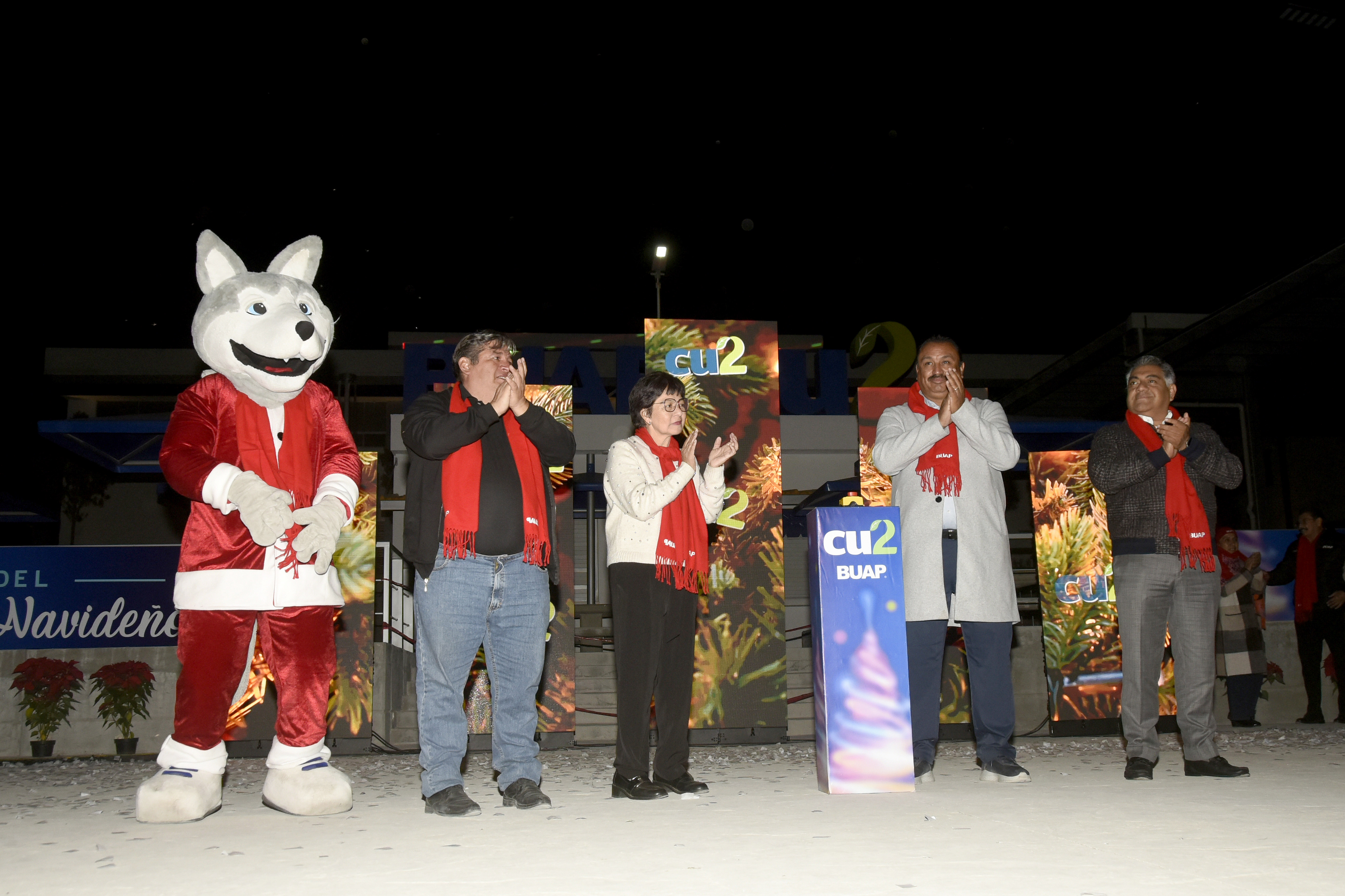 Encendido navideño une a comunidad de CU2 con la Rectora Cedillo
