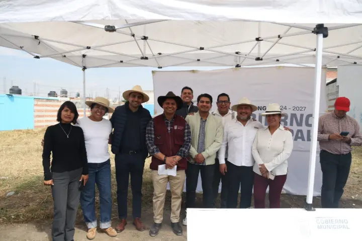 Omar Muñoz pone en marcha labores de encarpetamiento en Almecatla