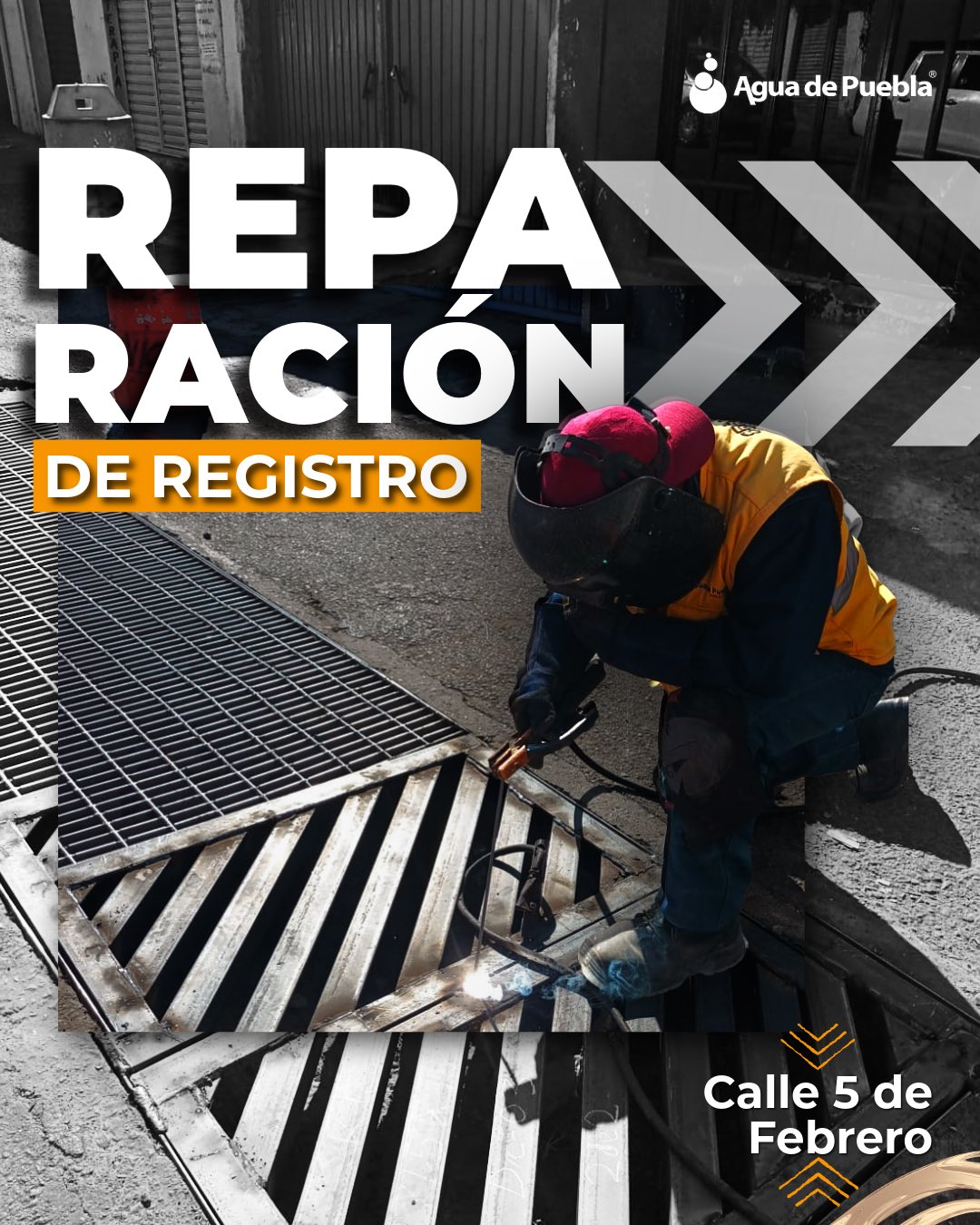 Agua de Puebla realiza reparación de registros en la 5 de Febrero