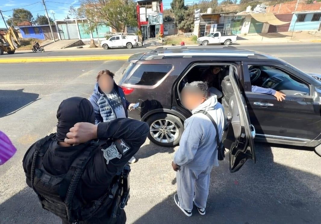 Elementos de seguridad pública de Texmelucan frustran fraude por compra-venta de automóvil en Tianguismanalco