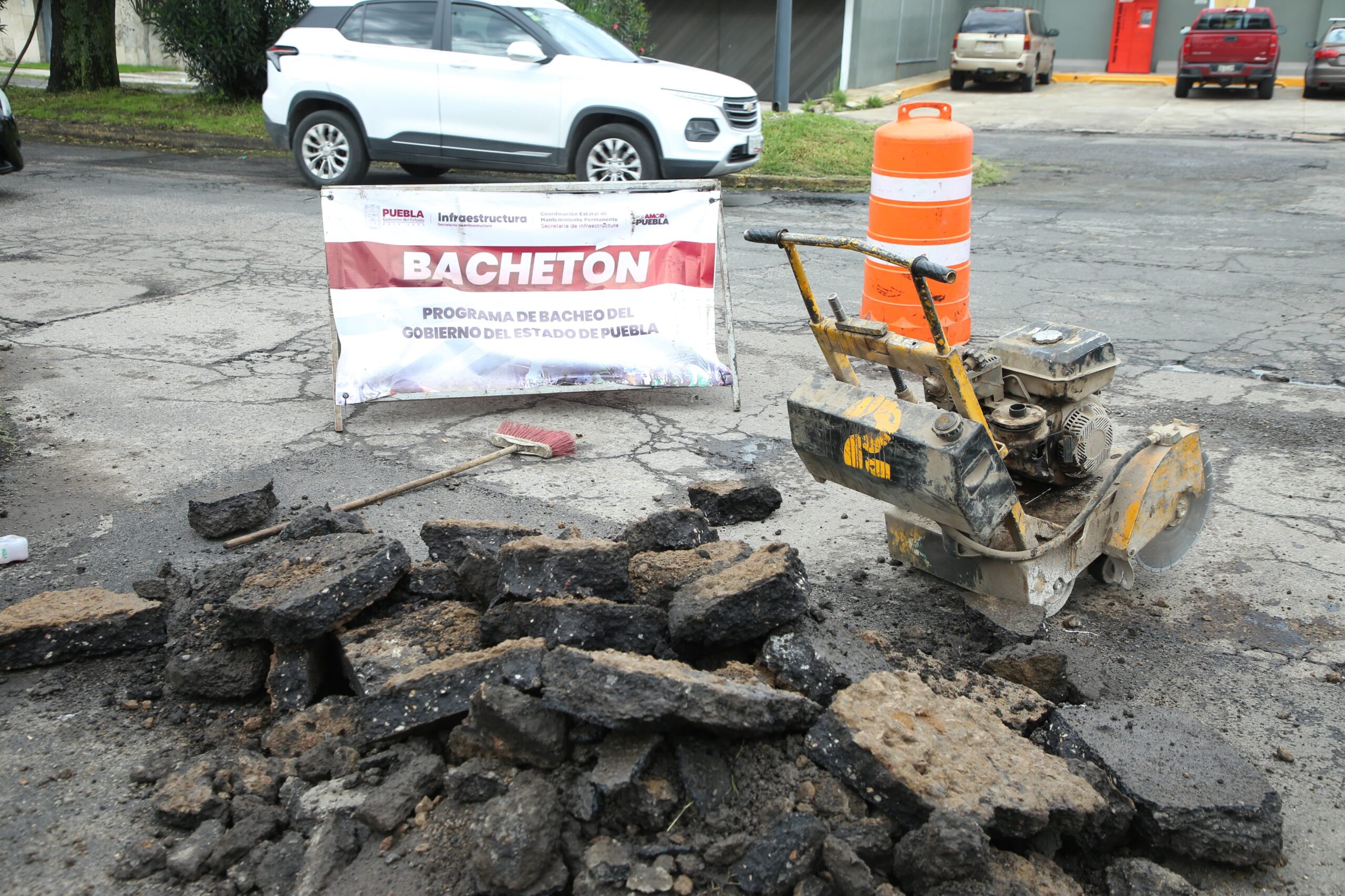 Promete la comuna de Puebla cubrir 270 mil baches en 2026