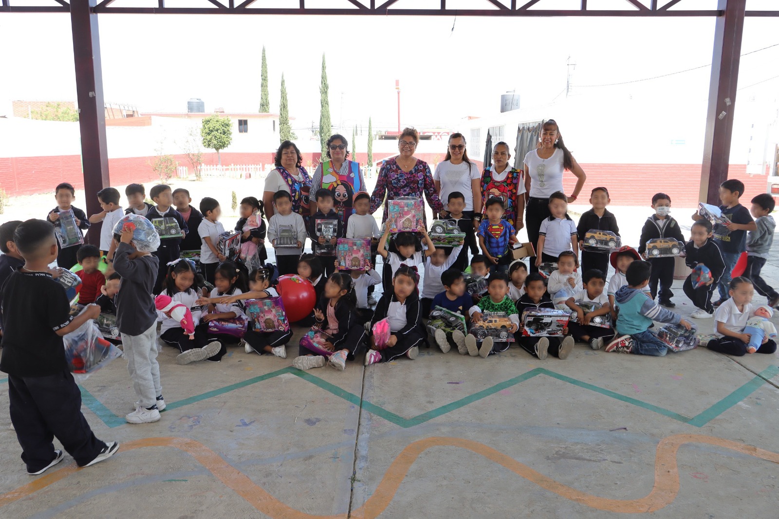 DIF Cuautlancingo lleva alegría a niñas y niños por Día de las Infancias