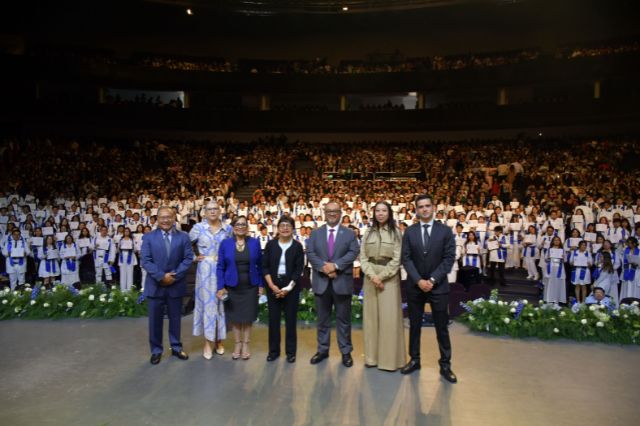 Preside rectora Lilia Cedillo graduación de la Facultad de Medicina