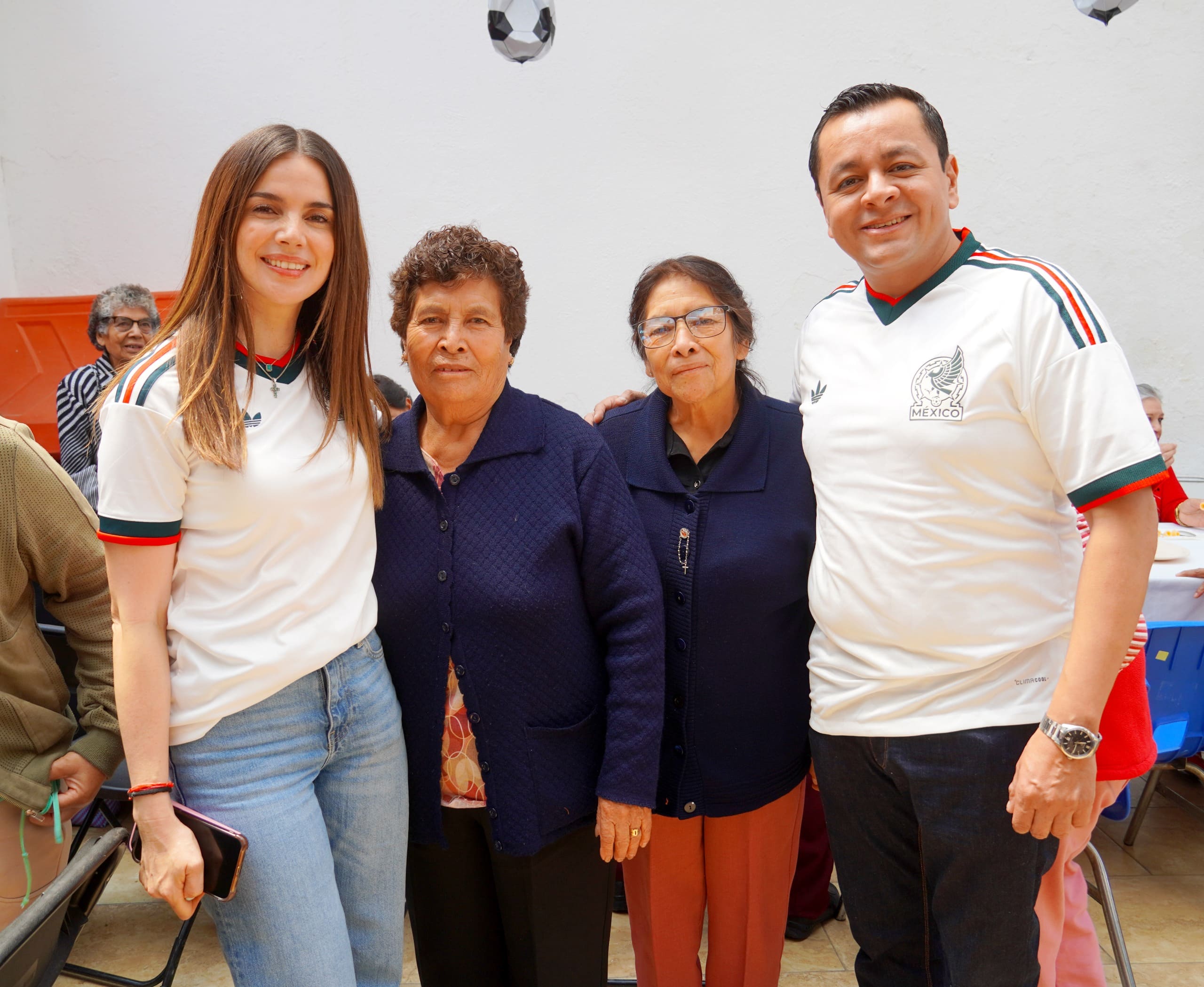 DIF de Texmelucan celebra a adultos mayores con motivo del Día del Padre