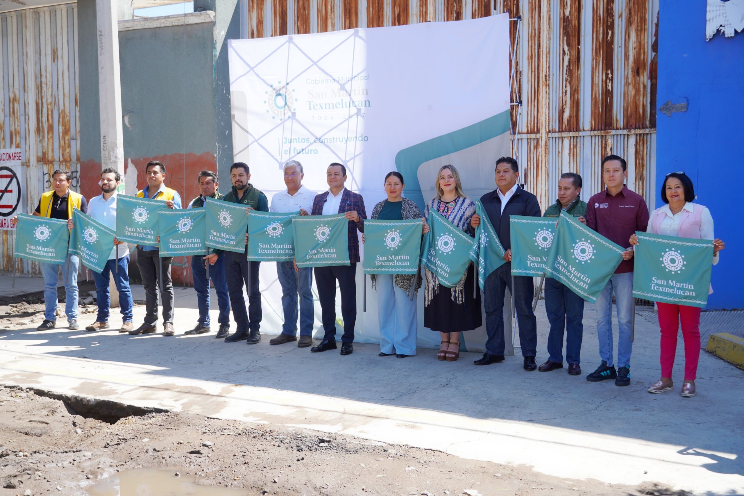 Gobierno de Texmelucan inicia pavimentación de vialidad