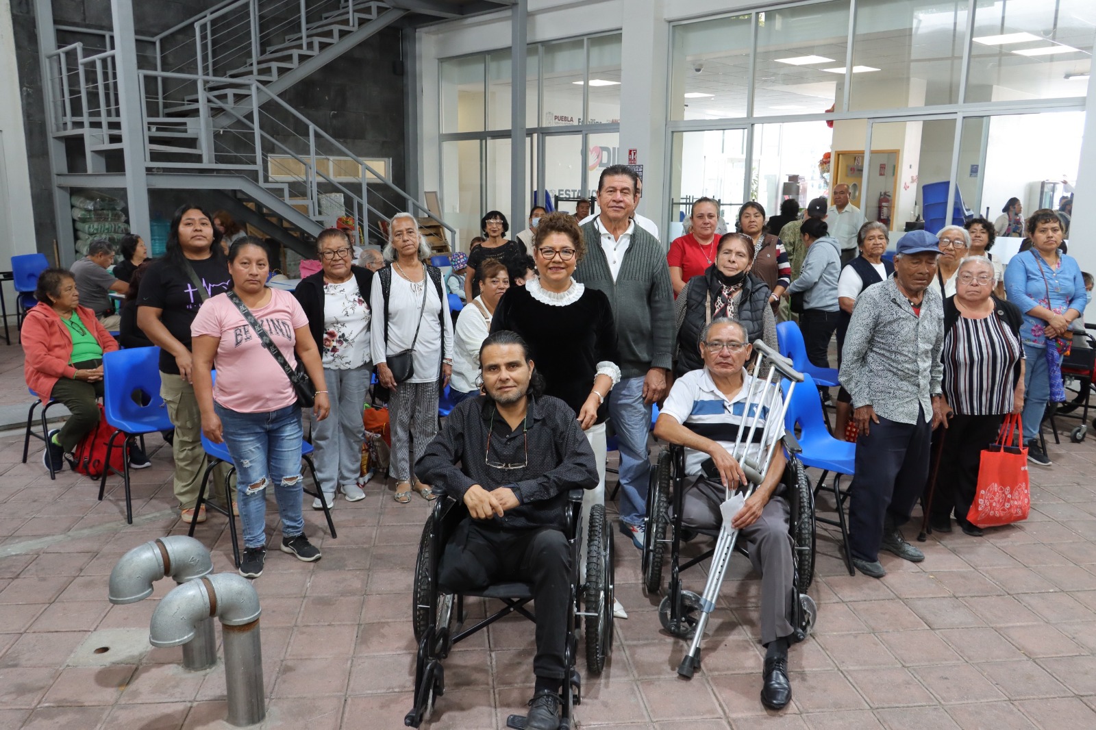 SMDIF entrega aparatos funcionales en Cuautlancingo