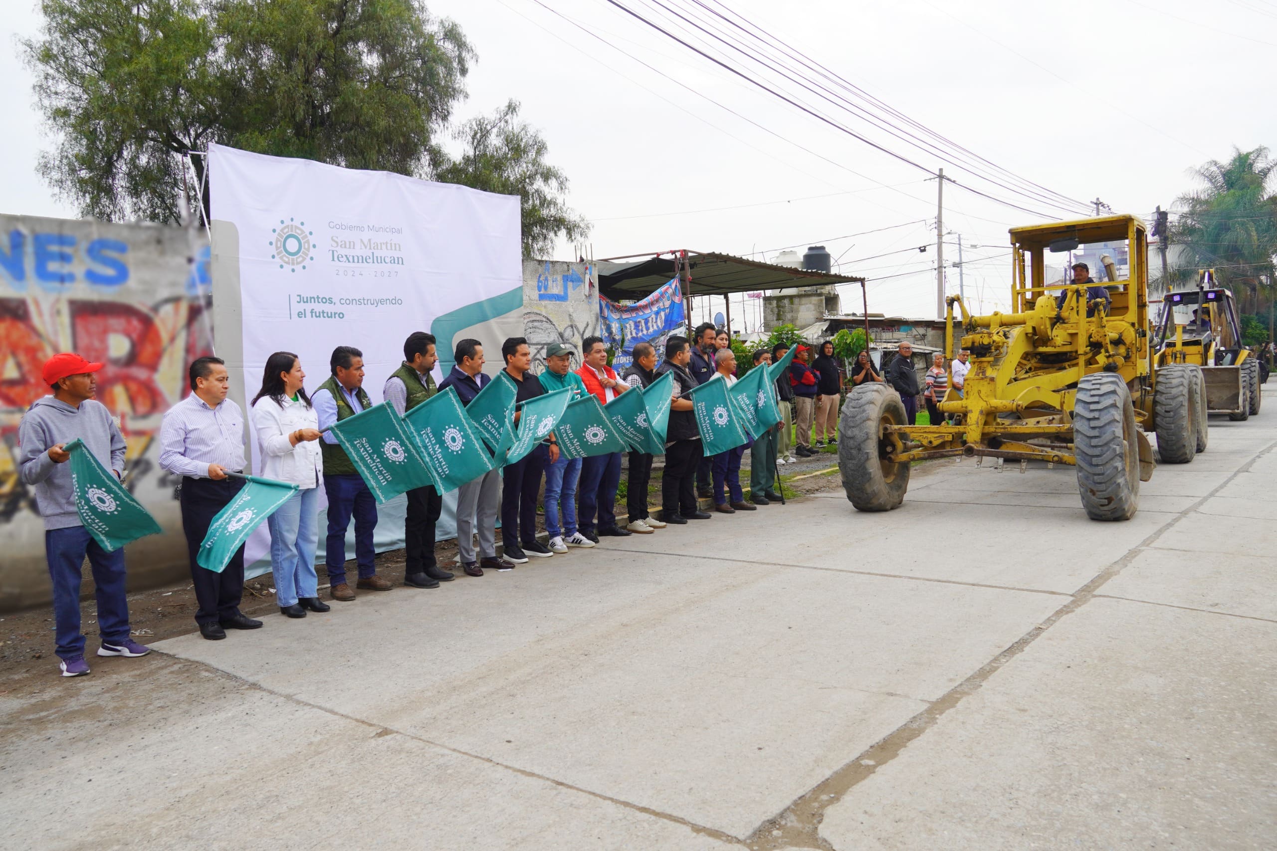 Gobierno de Texmelucan inicia pavimentación de calle en Atoyatenco
