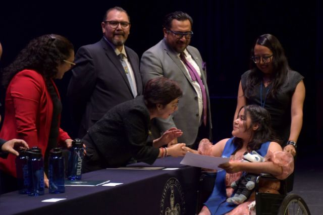 Graduados llevan el sello de la Prepa Zapata: Rectora Lilia Cedillo