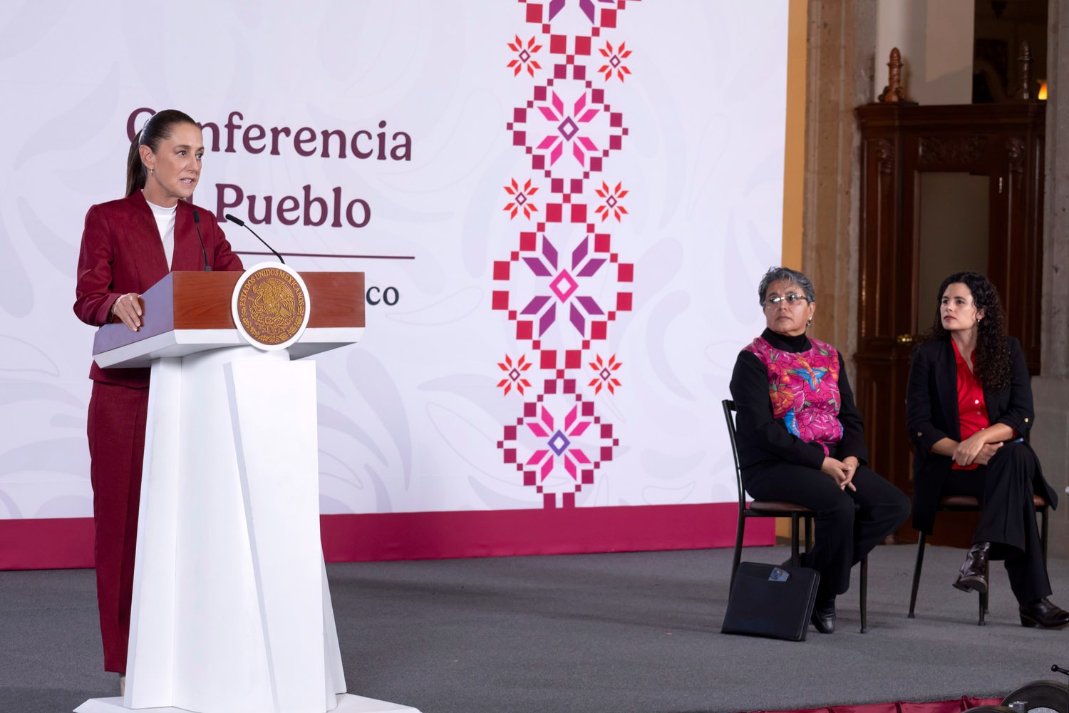 a presidenta Claudia Sheinbaum explicó los alcances de los nuevos lineamientos de derechos de las audiencias y negó que representen un mecanismo de censura.