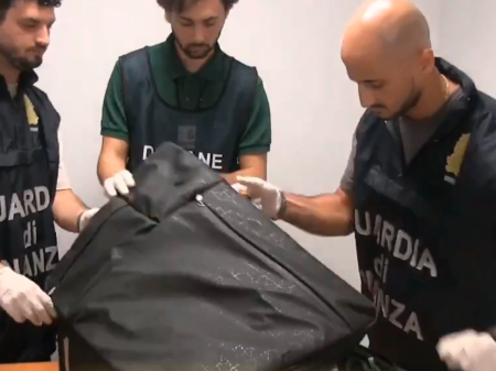 Detienen en Roma a dos mexicanos con más de 17 kilos de metanfetamina