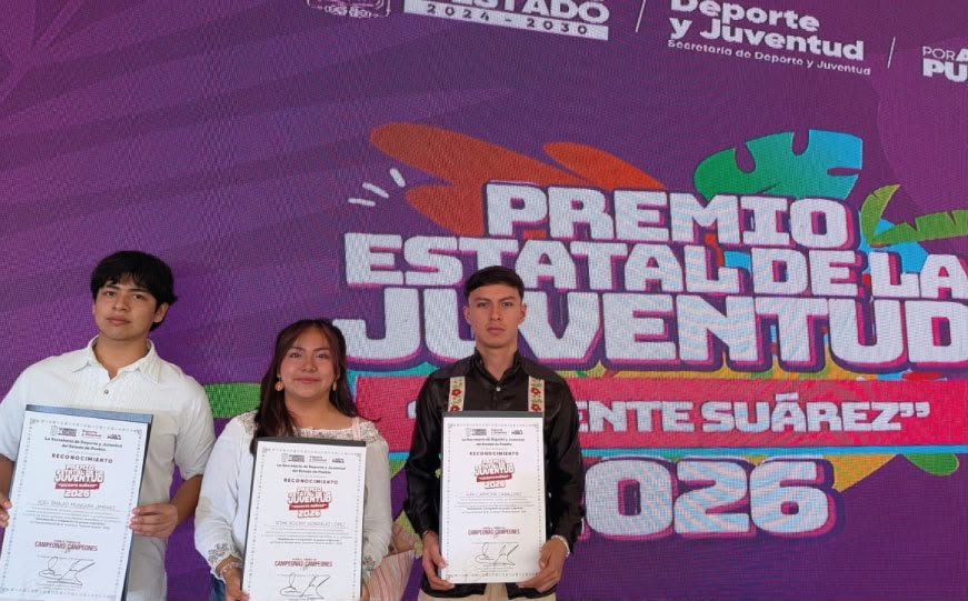 Estudiantes de UPAEP reciben mención en Premio Estatal de la Juventud