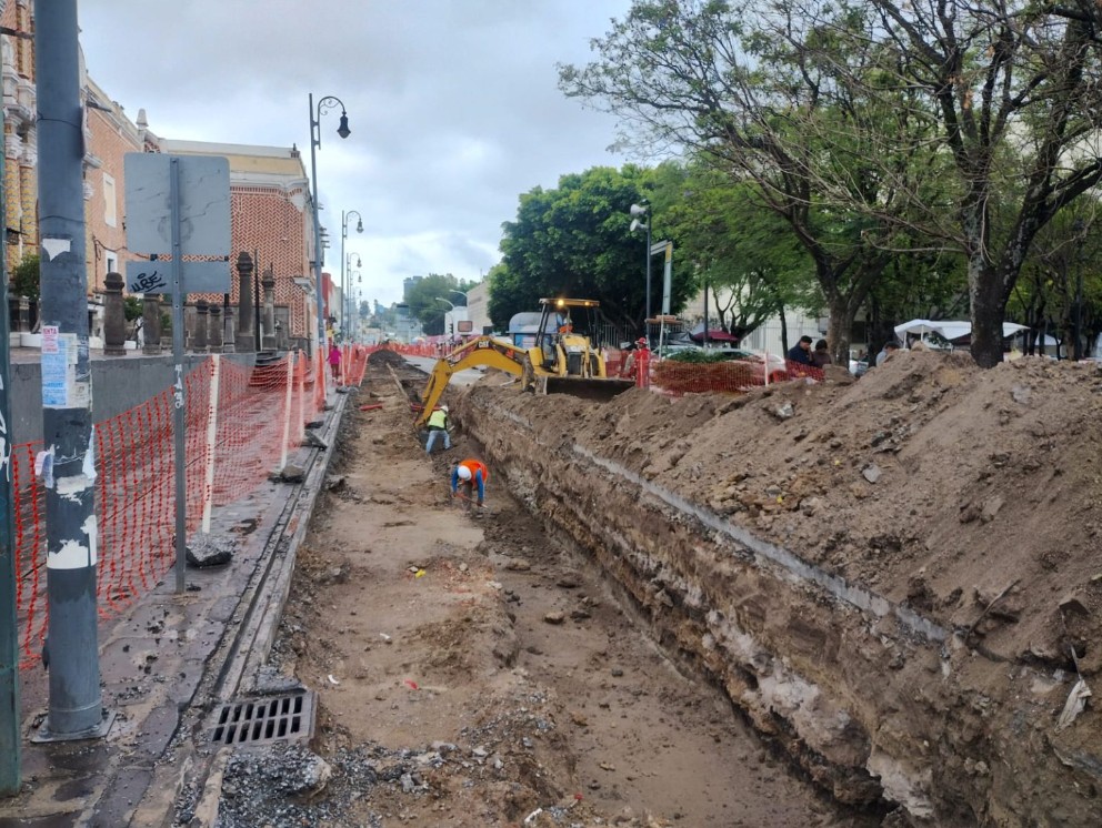 Habitantes y comerciantes beneficiados con renovación de la red hidráulica en el Centro Histórico