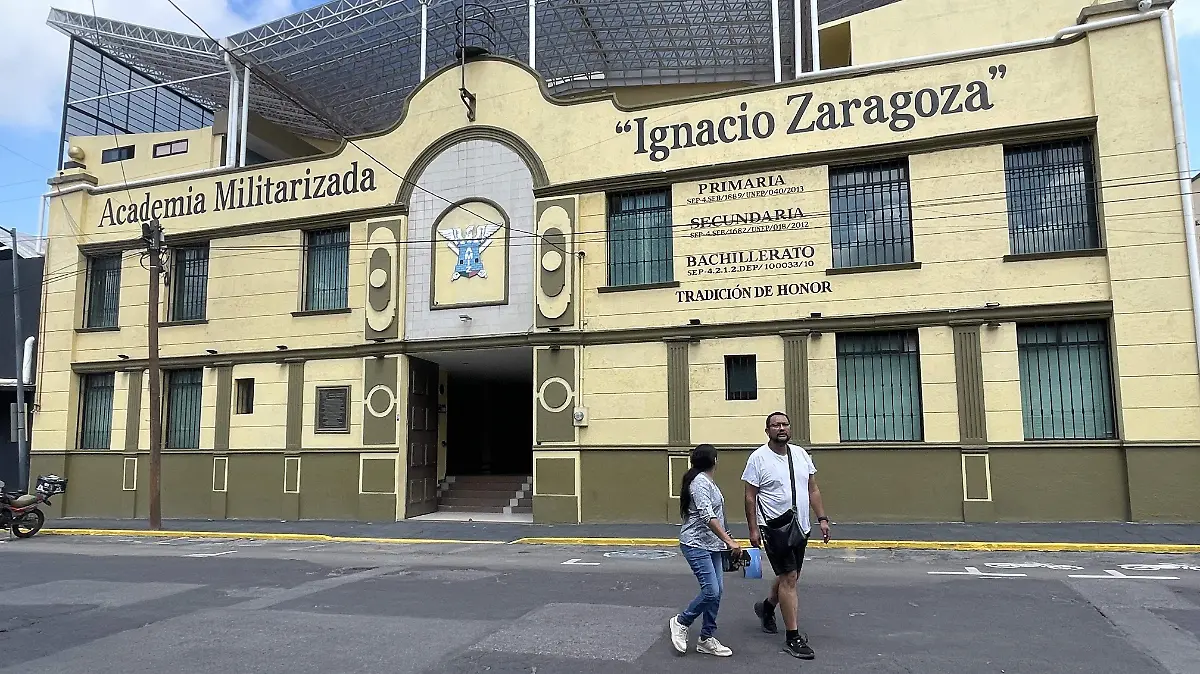 Academia Militarizada mantiene cobros pese a suspensión de la SEP