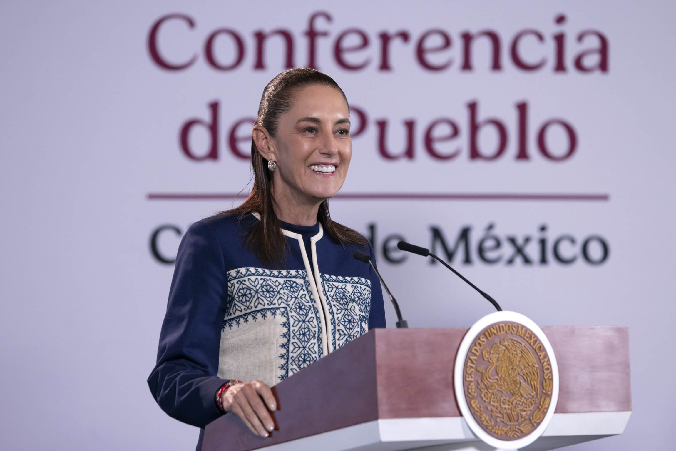 Sheinbaum abre debate sobre regular la IA en campañas políticas
