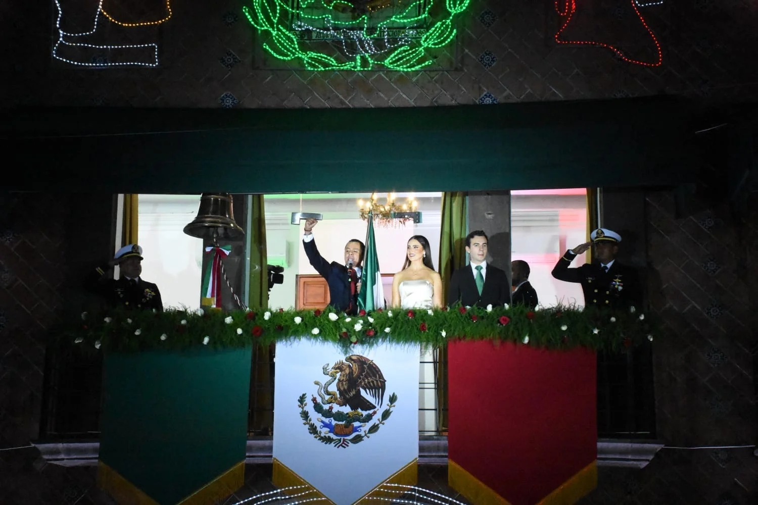 Miles de Texmeluquenses dan el Grito de Independencia
