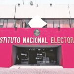La presidenta Claudia Sheinbaum pide al INE explicar cambios en las boletas y presupuesto 2027.