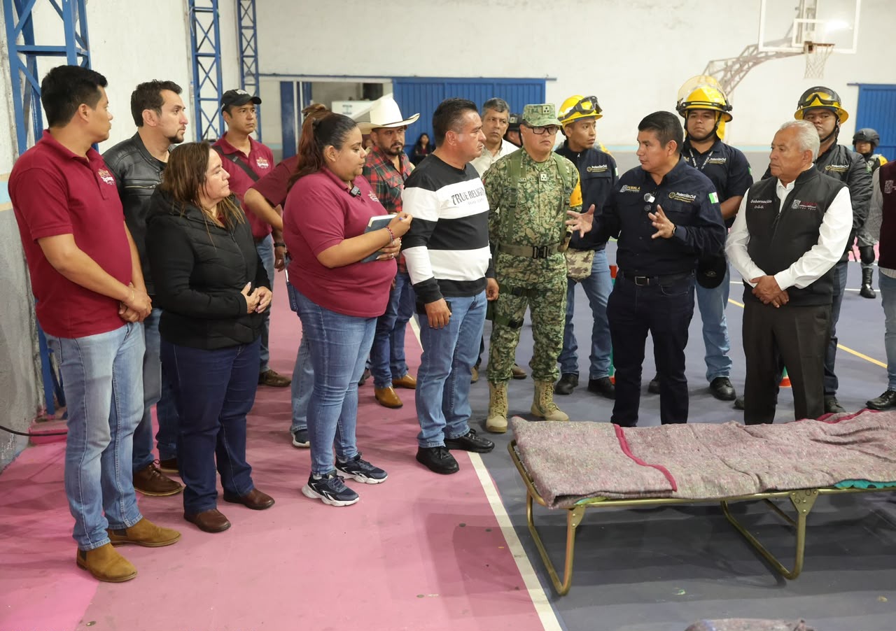 Protección Civil fortalece refugios temporales ante lluvias en Sierra Norte